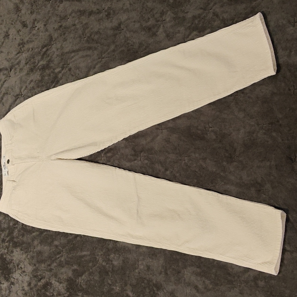 NWT Hollister super high rise corduroy jeans